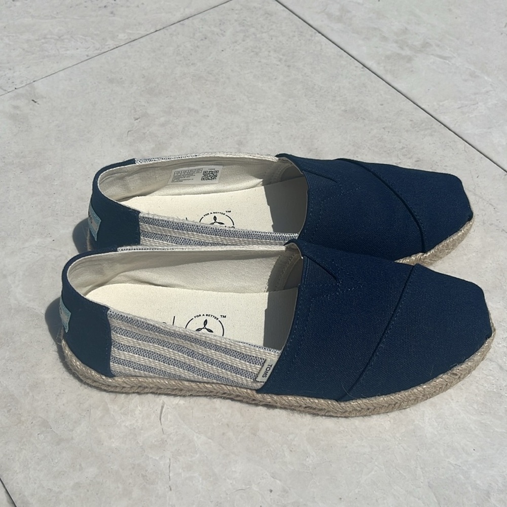 TOMS alpargata rope navy slip ons
